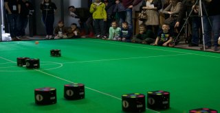 Robot Futbol Takımı 3.nesil Futbolcularla Daha Güçlü Olacak