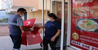 BÜYÜKŞEHİR ANTALYA'YI TÜRK BAYRAĞI İLE DONATIYOR