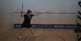 Squash Şampiyonları Madalyalarını Aldı