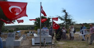 15 Temmuz Kahramanı Şehit Polis Turgut Solak Kabri Başında Anıldı