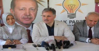 Ak Parti Milletvekilleri Basınla Buluştu