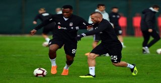 Beşiktaş, Kayserispor Hazırlıklarını Yağmur Altında Sürdürdü