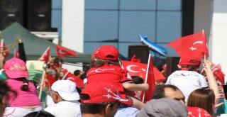 Türk Yıldızlarından Yalvaçta Nefes Kesen Gösteri