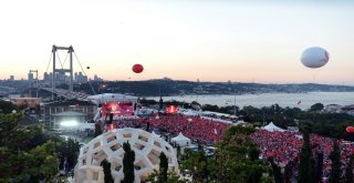 15 Temmuz Şehitler Köprüsündeki İnsan Yoğunluğu Havadan Görüntülendi