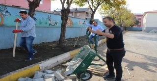 Fedakar Öğretmenler Okullarını Kış Mevsimine Hazırlıyor