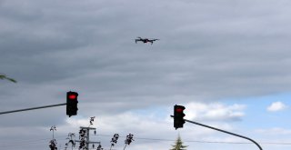 Trafik Uygulamasında Drone Gören Teyzeden Güldüren Tepki: