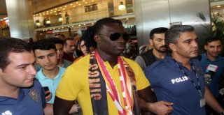 Gomis İstanbuldan Ayrıldı