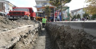 Akyazıda Yağmur Suyu Kanalları Genişletiliyor