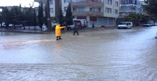 Adıyamanda Şiddetli Yağmur Etkisini Sürdürüyor