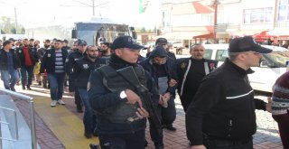 Adliyeye Sevk Edilen Deaş Şüphelileri Polis Ve Basın Mensuplarına Saldırdı