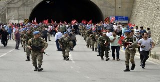 Kahramanlar Kürtünde Güllerle, Dualarla Karşılandı