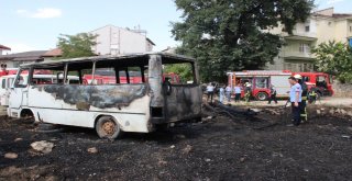 Karamanda Minibüslerin Konduğu Boş Arsada Yangın Çıktı