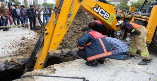 Toprak Altında 2 Buçuk Saat Kaldı Yürüyerek Çıktı