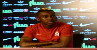 Galatasarayda Toplu İmza Töreni