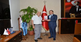 Yıldızdan, Hiç Kazaya Karışmayan 60 Yıllık Şoföre Plaket