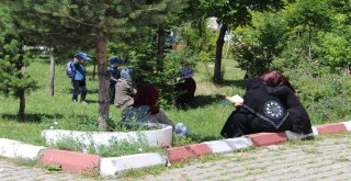 Ağrıda Sınava 1 Dakika Geç Kalan Öğrenci Gözyaşlarına Boğuldu