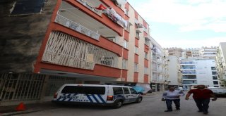 Apartman Dairesinden Gelen Koku Polisi Alarma Geçirdi