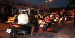 Motosiklet Tutkunları Leyla Ve Eylül İçin Bodrum Sokaklarında Tur Attı