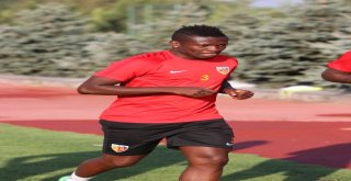 Kayserispor, Asamoah Ve Varelayı Yeni Transfer Olarak Görüyor