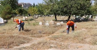 Siirtte Mezarlıklar Bayrama Hazır