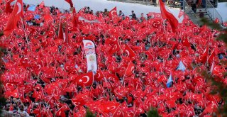 15 Temmuz Şehitler Köprüsündeki İnsan Yoğunluğu Havadan Görüntülendi