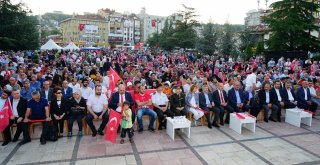 Asker, Polis Ve Vatandaş El Ele Türk Bayrağını Taşıdı