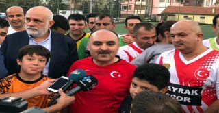 Isparta Valisi Gazilerle Futbol Maçı Yaptı