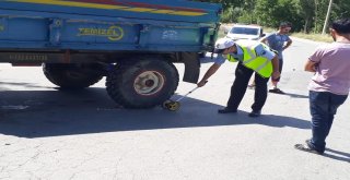 Traktörle Çarpışan Motosiklet Sürücüsü Hayatını Kaybetti