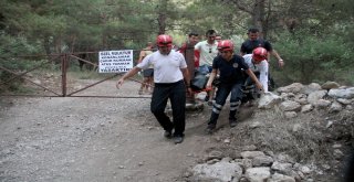 Fethiyede Kayalıklardan Düşen Azeri Kadın Hayatını Kaybetti