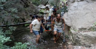 Fethiyede Kayalıklardan Düşen Azeri Kadın Hayatını Kaybetti