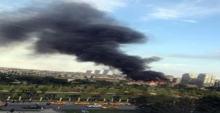 Zeytinburnunda Eski Tekstil Atölyesinde Korkutan Yangın