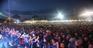 Sapanca El Sanatları Festivali İlyas Yalçıntaşın Konseriyle Sona Erdi