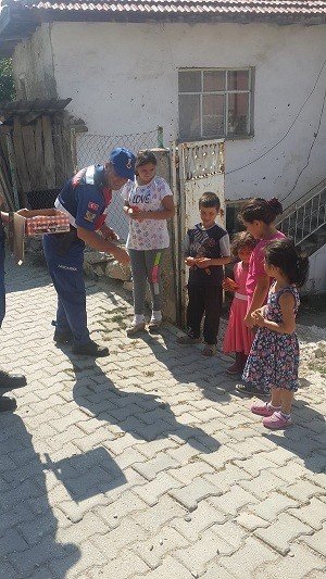 Jandarmadan Çocuklar İçin Anlamlı Uygula