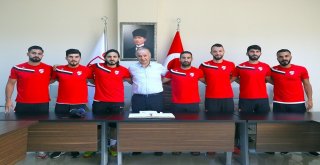 Boluspor, Yeni Transferlerini İmza Töreninde Tanıttı