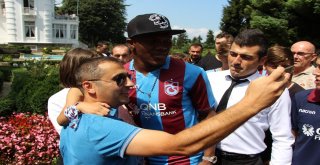 Trabzonsporun Yeni Transferi Nwekaeme Sözleşmeye İmza Attı