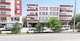 Diyarbakırda Sıcaklardan Bunalan Yaşlı Adam Refüje Yattı