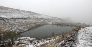 Doğuda Kar Köy Yollarını Ulaşıma Kapattı