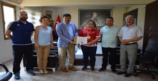 Judoda Balkan İkincisi Olan Öğrenciye Bisiklet Hediye Edildi