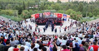 Meüde Tıp Öğrencilerinin Mezuniyet Coşkusu