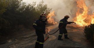 Yunanistandaki Yangında 1 Kişi Hayatını Kaybetti