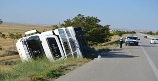 Konyada Buğday Yüklü Tır Devrildi: 1 Yaralı