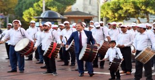 Maltepe Cumhuriyeti Davullarla Karşıladı