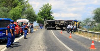 Virajı Alamayan Kamyonun Şoförü Öldü