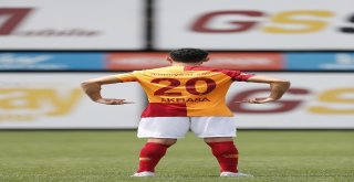 Emre Akbaba 20 Numaralı Formayı Giyecek