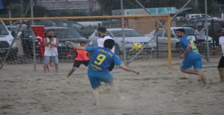 Kocaeli Sahillerinde Plaj Voleybolu Ve Futbolu Heyecanı Sona Erdi