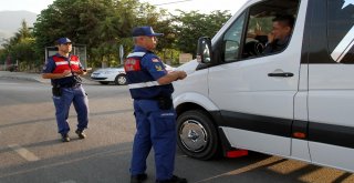 Fethiyede Jandarma Okul Servislerini Mercek Atına Aldı