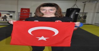 Manisalı Milli Sporcu Rabia Ercan, Ömer Halisdemir İçin Ringe Çıkacak