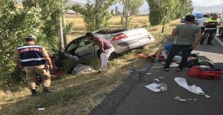 Trafik Kazası Sonrası Can Pazarı: 2 Ölü, 3 Yaralı