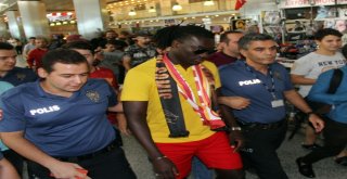 Gomis İstanbuldan Ayrıldı