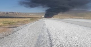 Doğubayazıtta Pkklı Teröristler 4 Aracı Ateşe Verdi